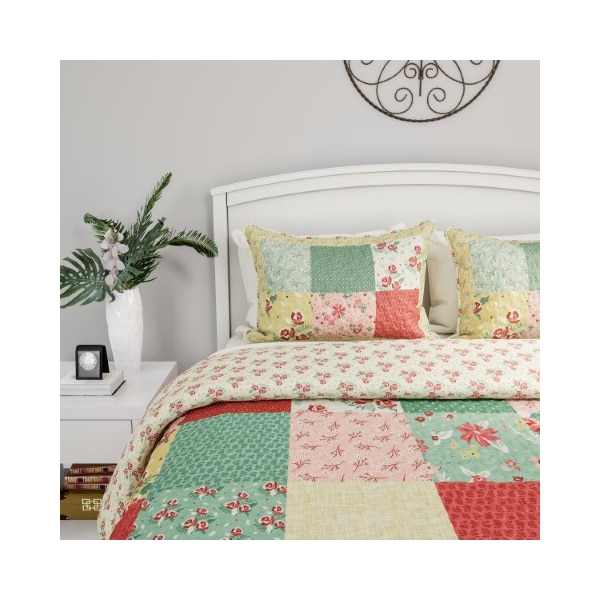 Hastings Home Full/Queen Floral Patchwork Quilt Set